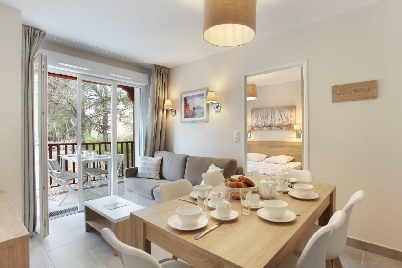 Residence Prestige Odalys Les Canissons กาวาแลร์-ซูร์-แมร์ ภายนอก รูปภาพ